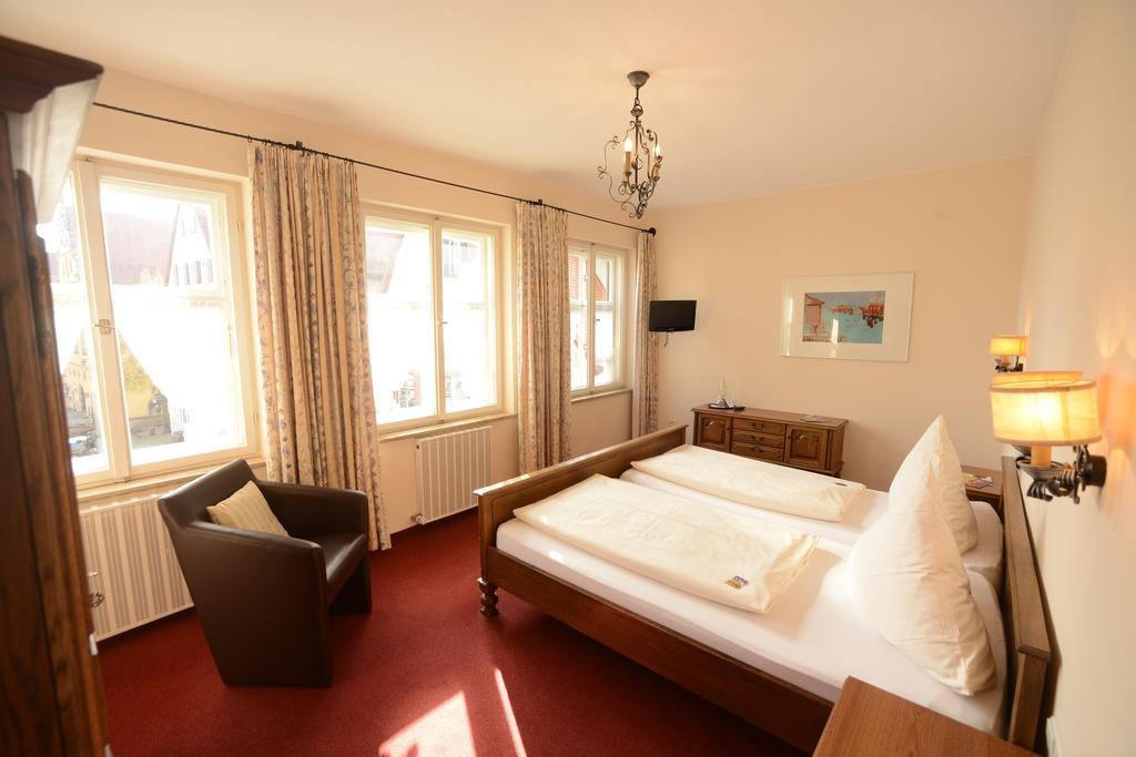 Hotel Eisenkrug Динкельсбюль Номер фото