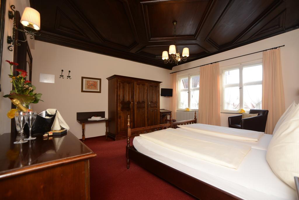 Hotel Eisenkrug Динкельсбюль Номер фото