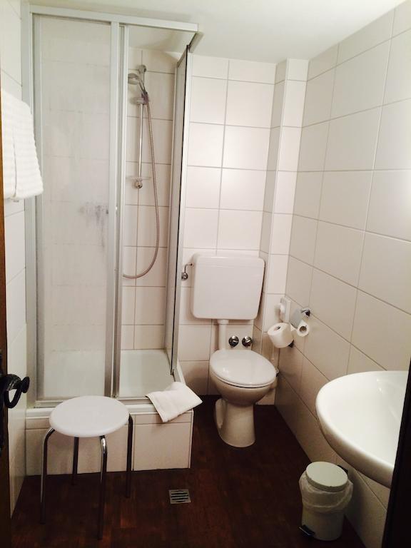 Hotel Eisenkrug Динкельсбюль Номер фото