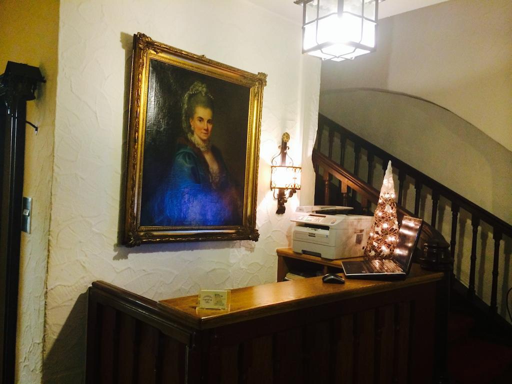 Hotel Eisenkrug Динкельсбюль Экстерьер фото
