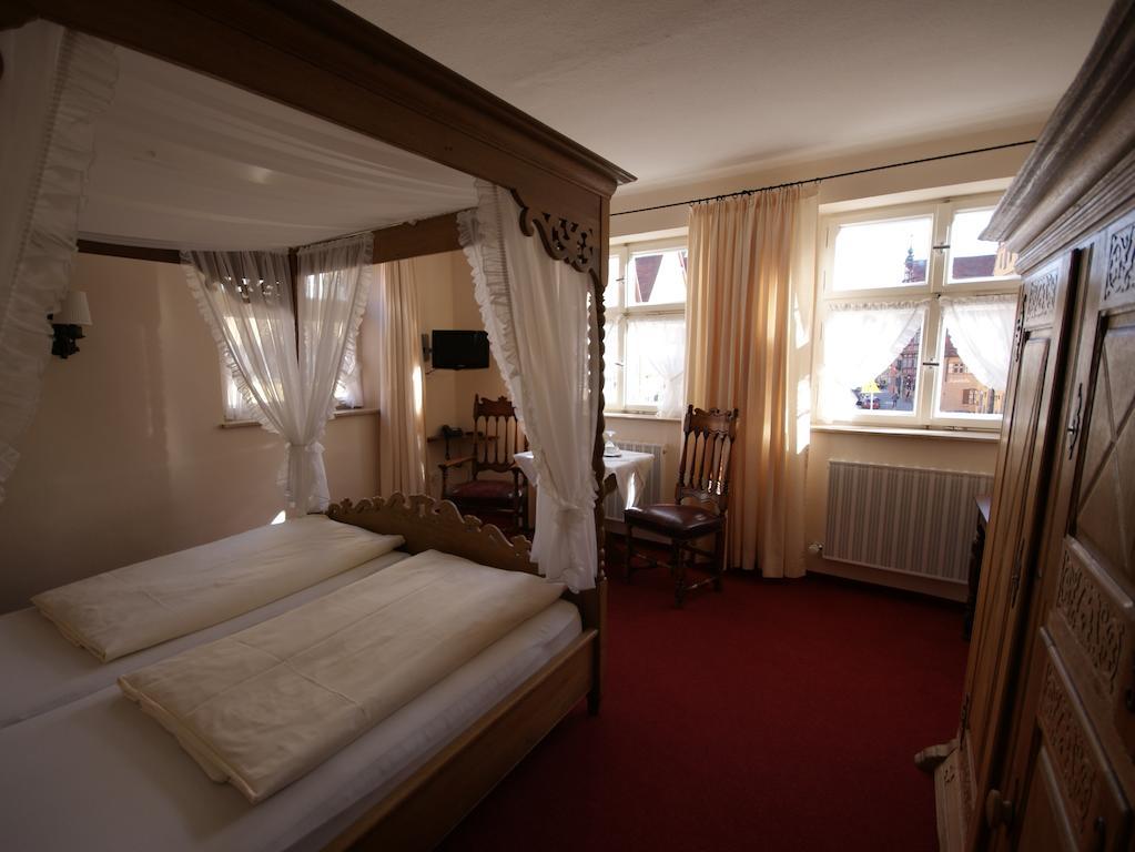 Hotel Eisenkrug Динкельсбюль Номер фото