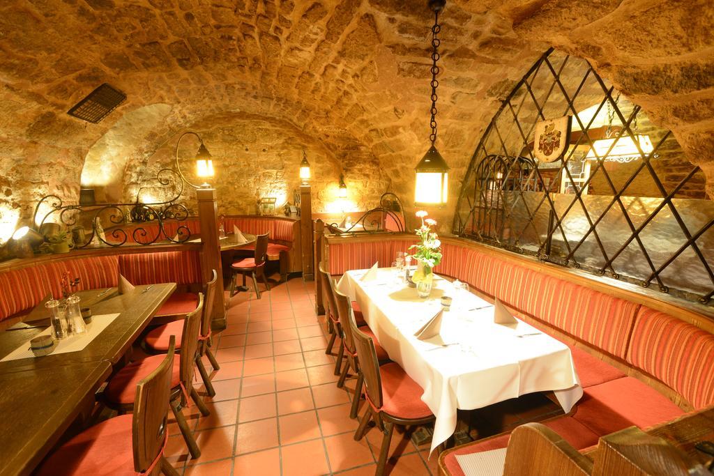 Hotel Eisenkrug Динкельсбюль Экстерьер фото